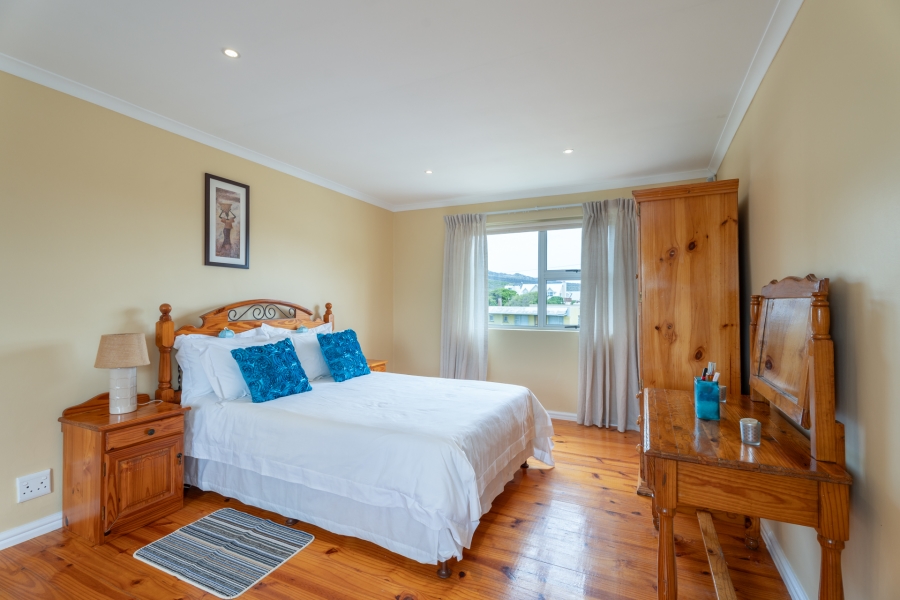 7 Bedroom Property for Sale in Bettys Bay Western Cape